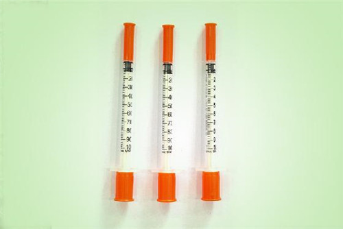 disposable sterile insulin syringe